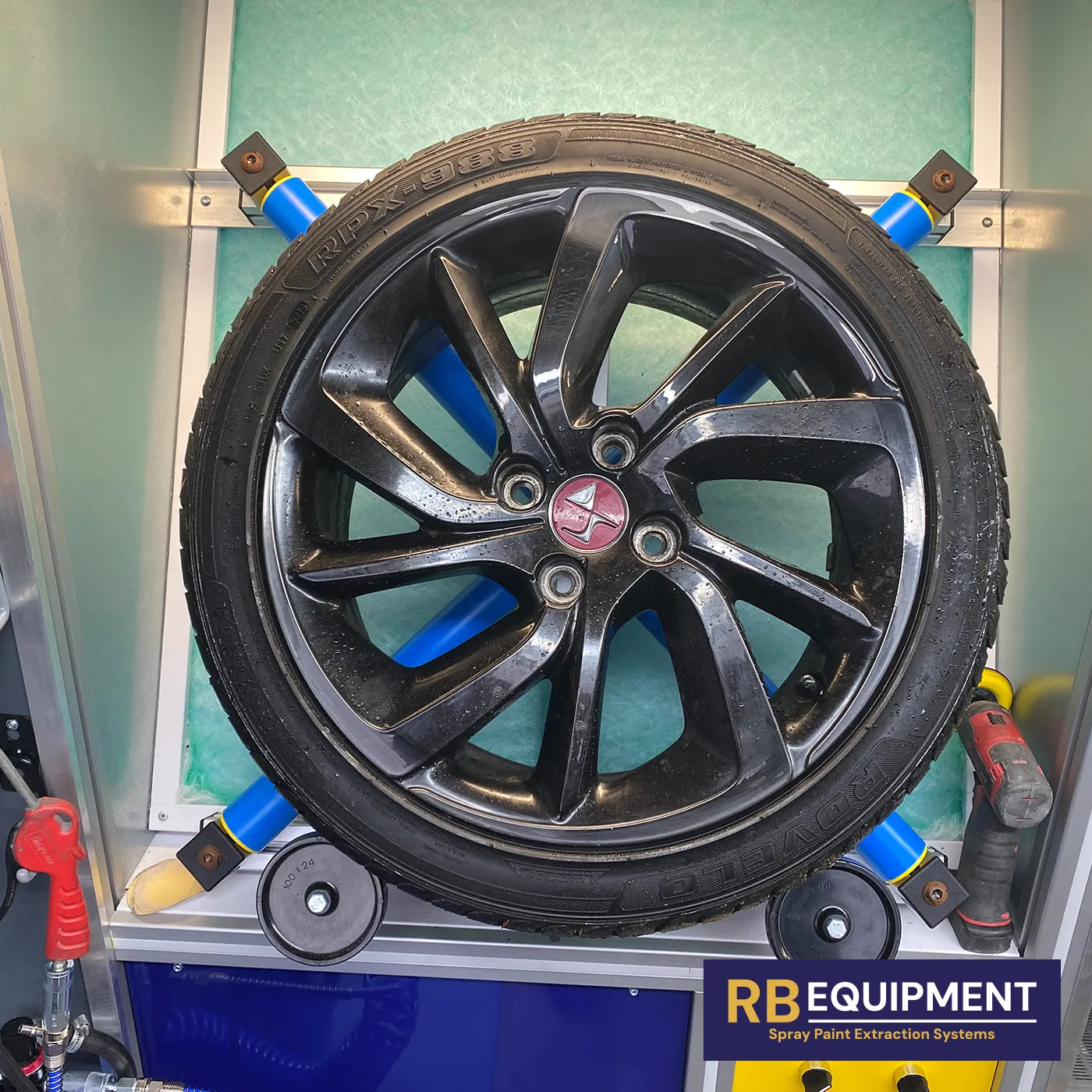 Single Alloy Wheel Spray Booth